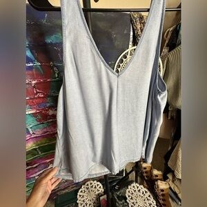 NWT Treasure & Bond Blue Tank Top
Size Medium 100% Rayon